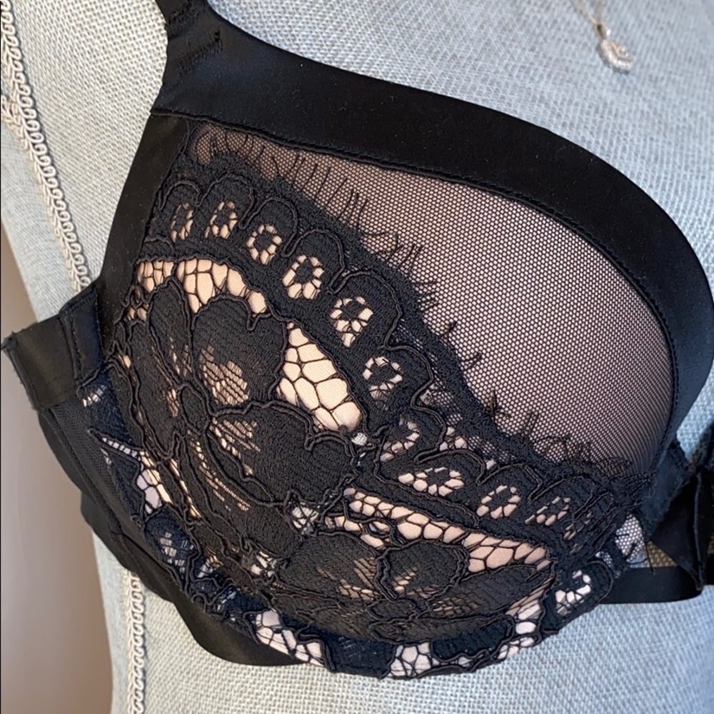 NWOT VICTORIAS SECRET VERY SEXY PUSH-UP